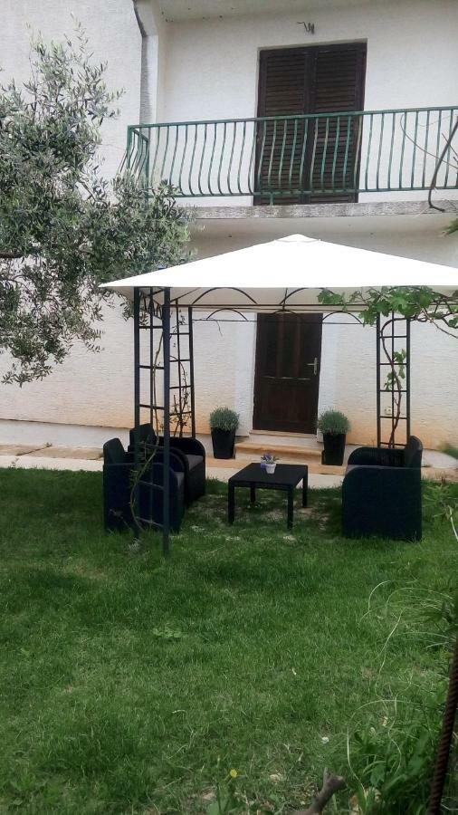 Apartmani Dana Sukošan Kültér fotó