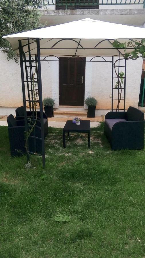 Apartmani Dana Sukošan Kültér fotó